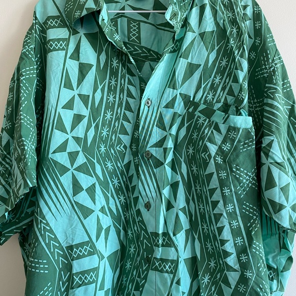 Missing Polynesian men’s aloha shirt - Picture 3 of 5